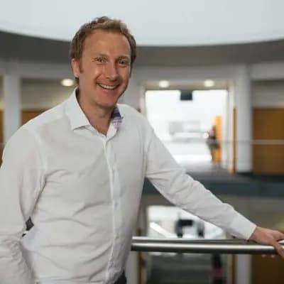 Alexander Holt