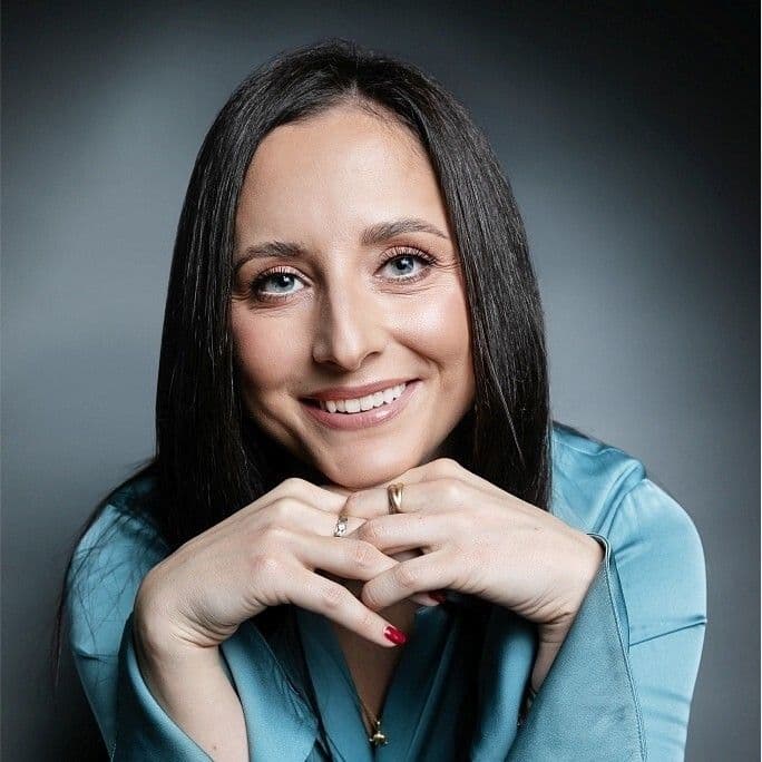 Anna Sarnek