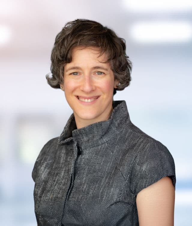 Caroline Beer