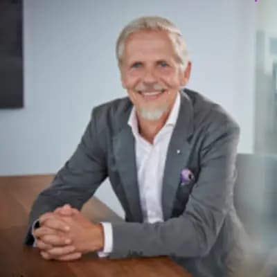 Dr Ole Wiesinger