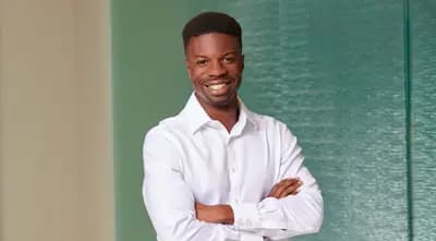 Efayomi Carr
