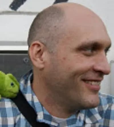 Greg Kroah-Hartman
