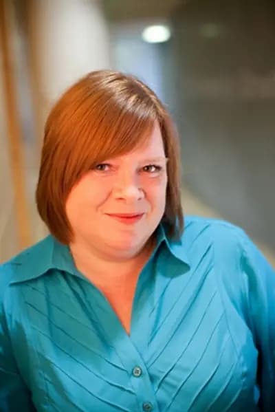 Holly Schmidbauer