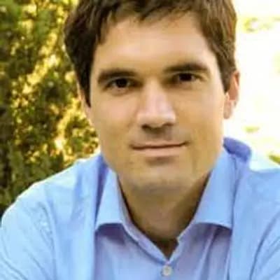 Iñaki Arrola