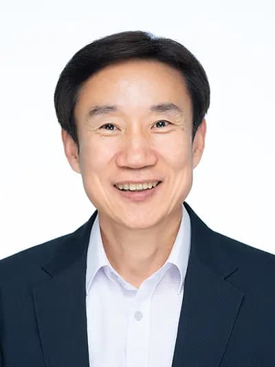Kanghun Lee