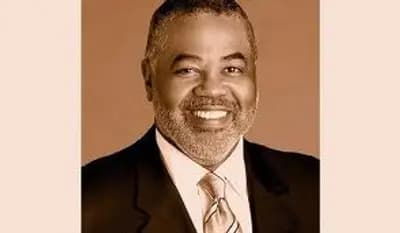 Kenneth Bacon