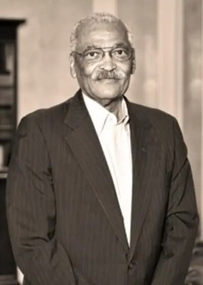 Lee Settle
