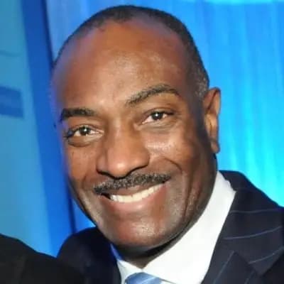 Reggie Van Lee