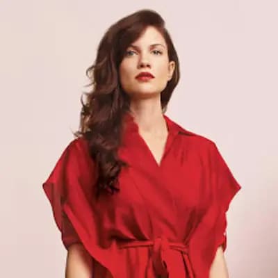 Roanne Adams