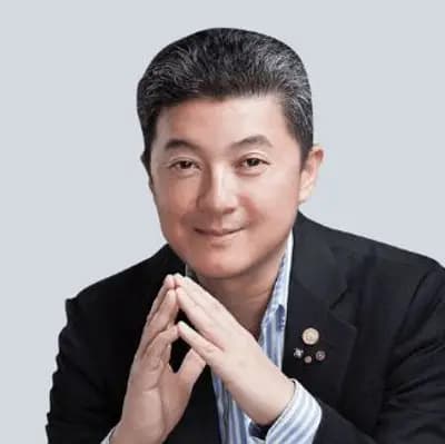 Shoucheng Zhang