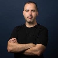Tom Vaknin