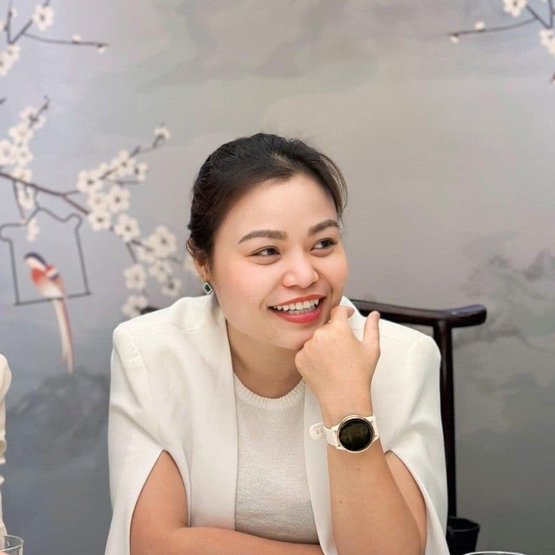 Vivien Vân Lê