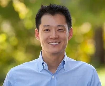 Warren Lee